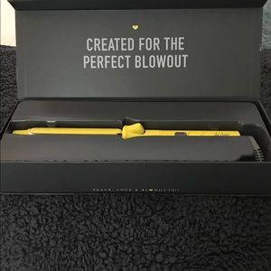 Drybar curling iron